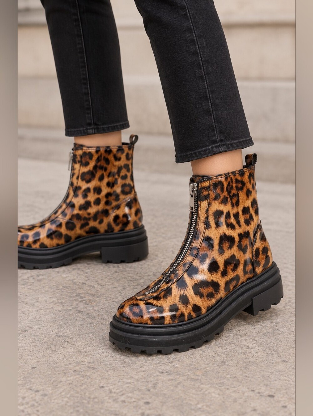 Schutz Maryele Leather Lugged Sole Combat Boots Size 5.5